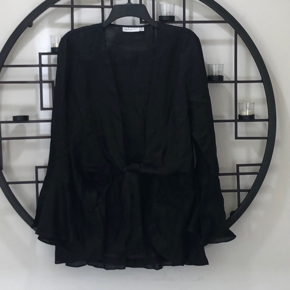 Neiman Marcus Tops - Neiman Marcus 💯 % Black Linen Tie Over Top
